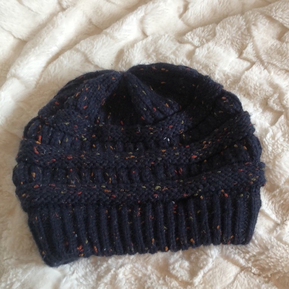 Columbia and CC Beanie combo - Picture 2 of 3